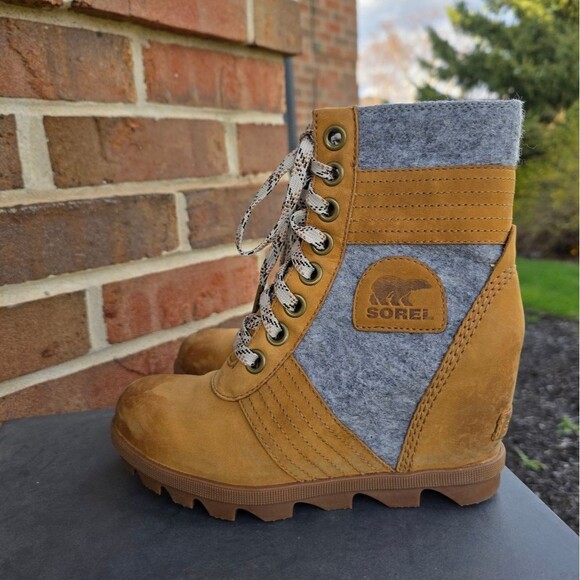 Sorel Lexie Wedge Boots Felt Leather Camel Brown Sz 5 - Picture 1 of 9